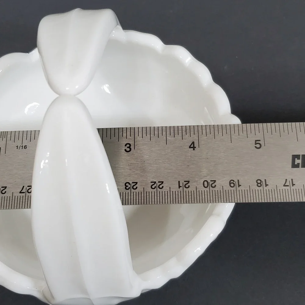 Vintage Westmoreland Milk Glass‎ Poppy Pattern Basket with Split Handle White